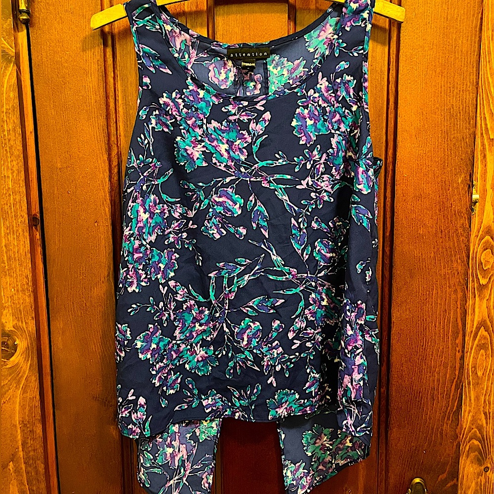 “Attention” Backless Tank Top. Floral Print. Size M.